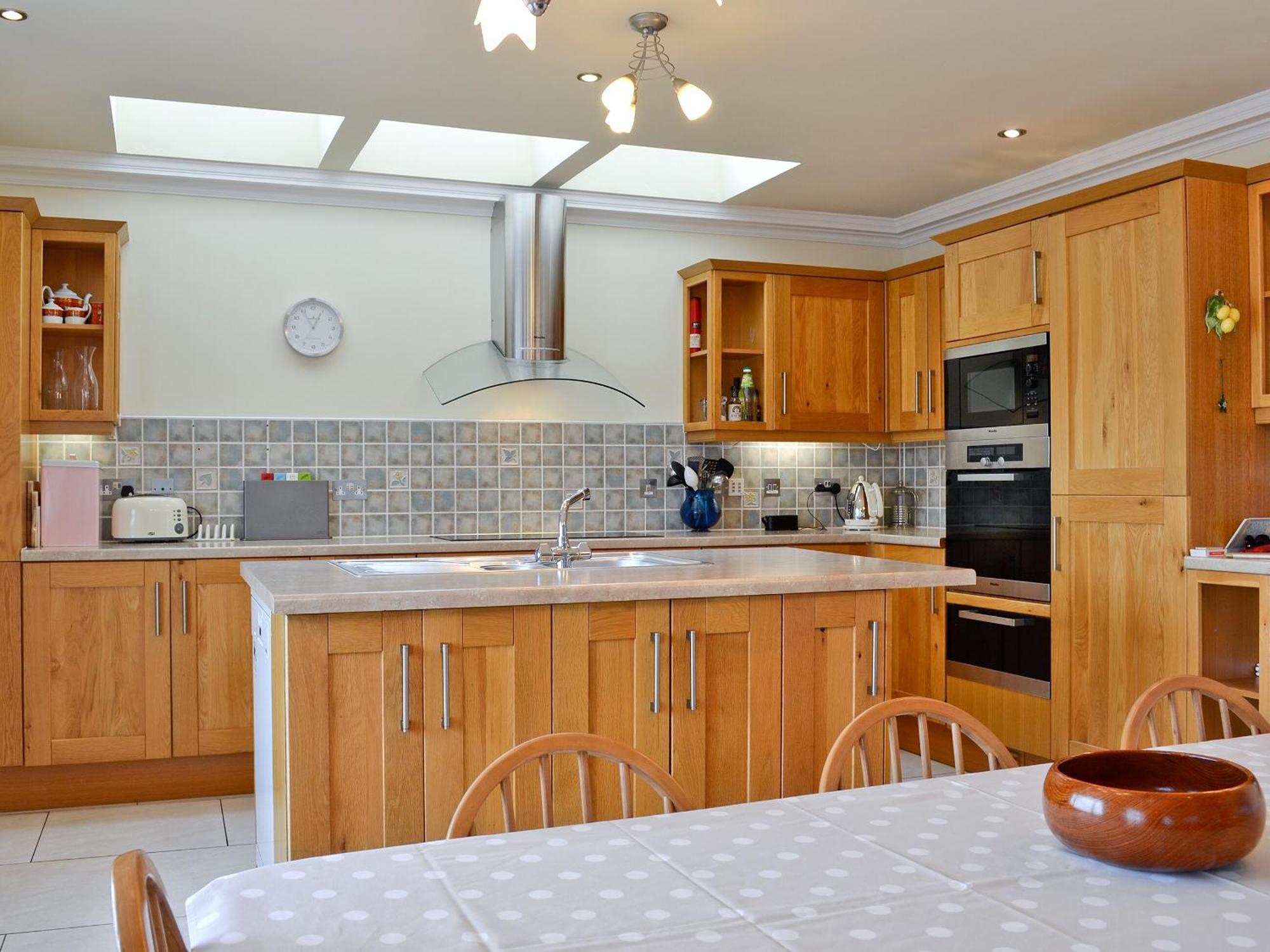 Waterside Villa Tighnabruaich Exterior photo