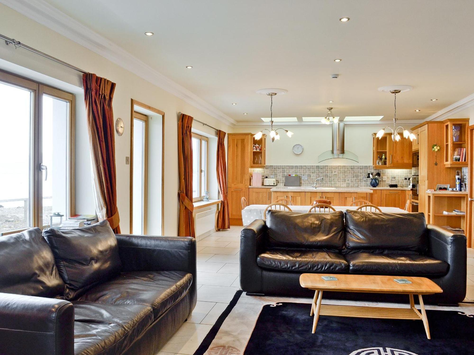 Waterside Villa Tighnabruaich Exterior photo